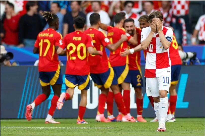 Tây Ban Nha đánh bại Croatia 3-0 có gì đáng nói?! Ảnh: AFP TBN-Croatia-Modric.jpg