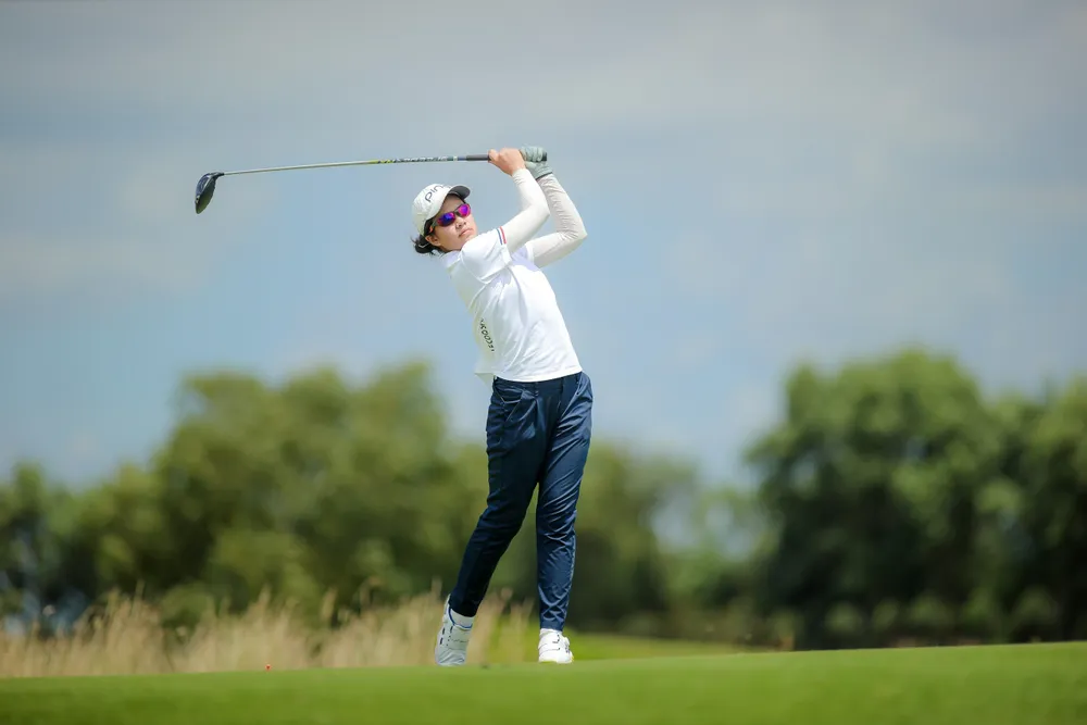 Golfer Khuê Minh đang tạm vươn lên dẫn đầu. Ảnh: CTP Nguyễn Viết Gia Hân - Copy.jpg