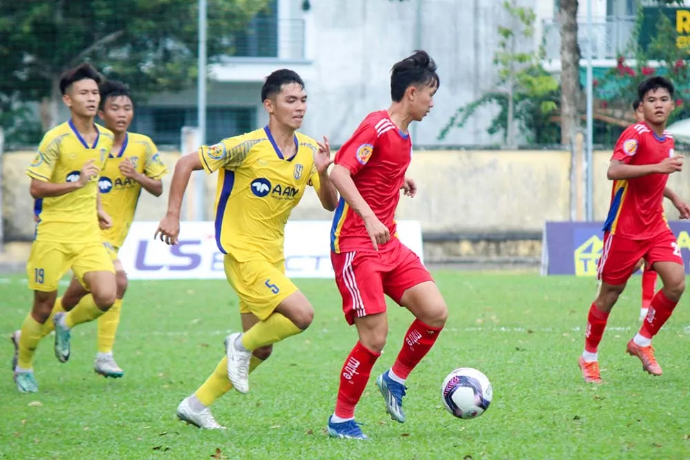 Sau hai trận đầu bảng A toàn thua, SL. Nghệ An đánh bại Đồng Tháp đến 6-1 leo lên nhì bảng A. Ảnh: CTP Thua hai trận đầu