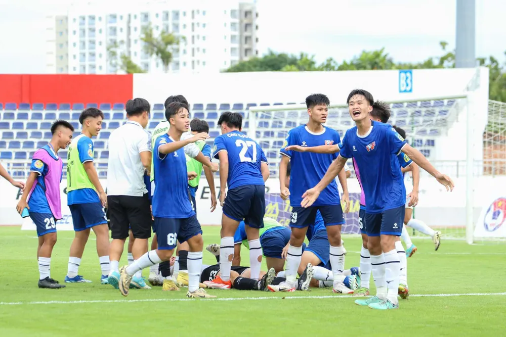 PVF là một đội giàu thành tích ở giải U-17 quốc gia, lần này họ giành quyền vào bán kết. Ảnh: CTP Hà Nội và PVF