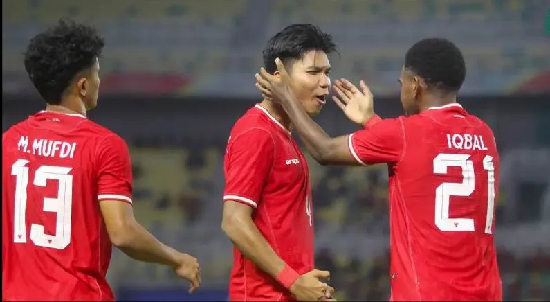 Chủ nhà U-19 Indonesia có ba trận toàn thắng vào bán kết. Ảnh:Bola U-19 Dong-Nam-A-1.jpg