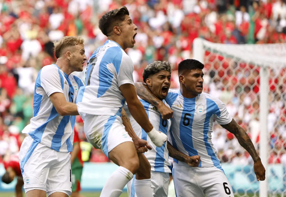 Sau trận thua Morocco kéo dài 4 giờ, Argentina đã đánh bại Iraq 3-1. Ảnh: Getty Nao-loan-11.jpg