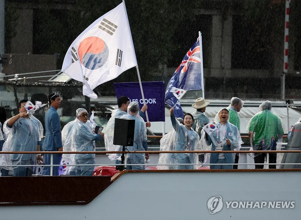 Đoàn Hàn Quốc giãy nảy khi Ban tổ chức xướng lộn tên Triều Tiên đêm khai mạc Olympic Paris những sự cố ngoài ý muốn