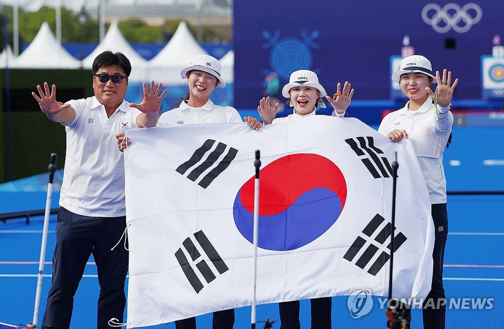 Các cung thủ nữ Hàn Quốc luôn là "niềm hy vọng vàng" của thể thao nước này ở Olympic. Ảnh: Yonhap Ban-cung-dong-doi-1.jpg