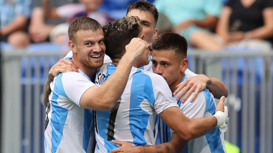 Argentina sau trận đầu thua Morocco 1-2 cũng có vé vào tứ kết gặp Pháp, một trận đấu hứa hẹn kịch tính. Ảnh: GETTY Tham-nhu-TBN.jpg