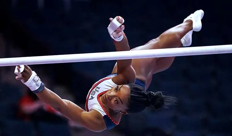 VĐV-Simone-Biles-1.jpg