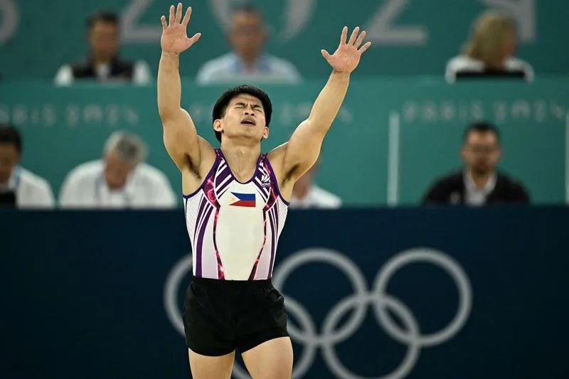 VĐV Carlos Yulo chinh phục thành công tấm HCV thứ hai trong hai ngày liên tiếp tại Olympic Paris 2024. Ảnh:AP VĐV Carlos Yulo
