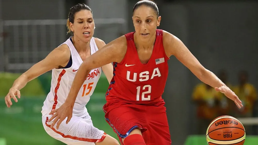 Diana Taurasi ở trận gặp Tây Ban Nha. Ảnh:AFP Diana Taurasi-6-Olympic-2.jpg