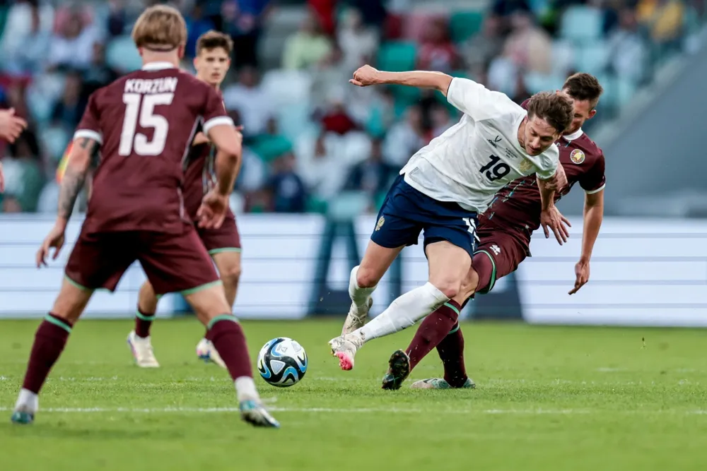 Đội tuyển Nga (áo trắng) trong trận giao hữu gần nhất thắng Belarus 4-0 tại Minsk. Ảnh:RFU Doi-tuyen-Nga-4.jpg