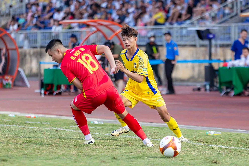 Dù đang khó khăn về tài chính, nhưng ĐA. Thanh Hóa ra sân là phải thể hiện hết mình. Ảnh:VPF ĐA. Thanh Hóa