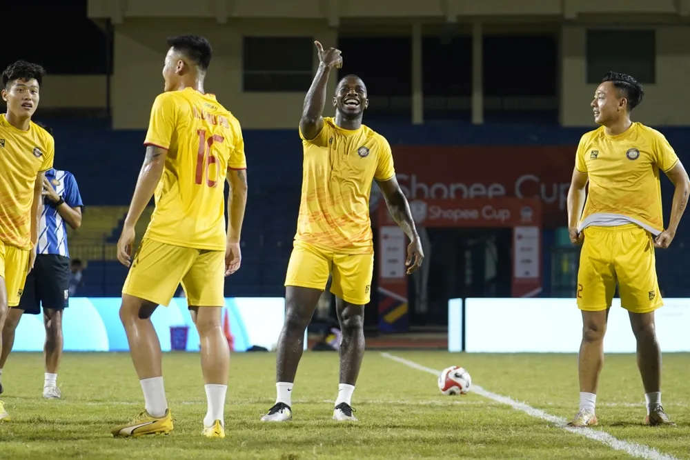 ...Nhưng chủ nhà ĐA. Thanh Hóa có cuộc ngược dòng thắng 3-1. Ảnh: CTP ĐA. Thanh Hóa