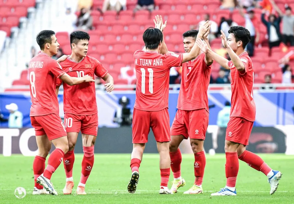 Đội tuyển Việt Nam sẽ tham dự AFF Cup 2024 với thành phần mạnh nhất khi những cầu thủ TX. Nam Định không vướng lịch đấu AFC Champions League 2. Ảnh:CTP AFF Cup 2024 chính thức dời lịch thi đấu