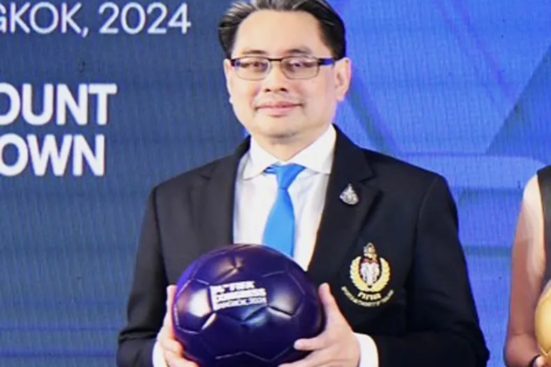 Chủ tịch Ủy ban Thể thao Thái Lan, Tiến sĩ Gongsak Yodmani chính thức tuyên bố hủy AIG lần thứ 6. Ảnh:B.P AIG lan-thu-6.jpg