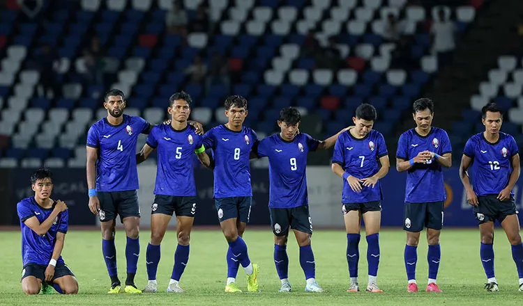 Tuyển Campuchia thua luân lưu 2-4 trước Sri Lanka là quá tệ. Ảnh:K.T AFF-Cup-2024-có-HLV-Nhat-Campuchia.jpg