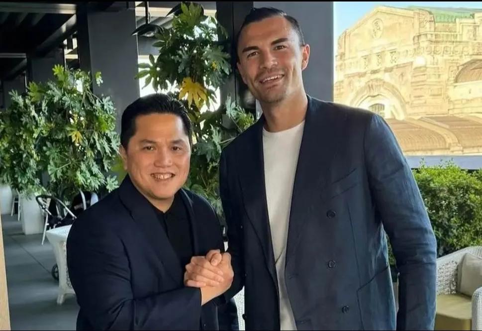 ...Vài ngày trước là thủ môn Emil Auderio. Ảnh:Bola ...Vài ngày trước là thủ môn Emil Auderio. Ảnh:Bola