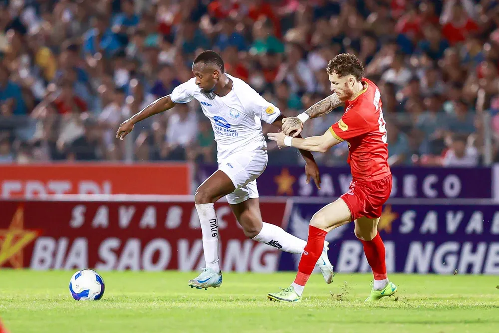 Trước khi sang Hong Kong gặp Lee Man,TX. Nam Định bất ngờ thua HL. Hà Tĩnh 0-1. Ảnh:VPF TX. Nam Định-AFC Champions League-1.jpg