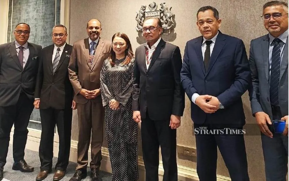 Thu-tuong-Anwar Ibrahim-1.jpg