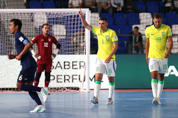 Brazil chưa có đối thủ ở vòng bảng và Costa Rica cũng chỉ là "quân xanh" tối 24-9 của họ mà thôi. Ảnh: Getty Tuyen-Thai-Lan-choi-tat-tay-Brazil-2.jpg