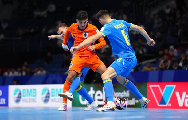 Thắng Hà Lan 3-1, Ukraine có vé thứ nhì vào tứ kết futsal World Cup 2024. Ảnh:Getty Futsal-World Cup 2024-Ha-Lan-Uk.jpg