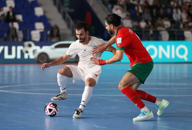 Morocco tạo sốc khi đánh bại Iran, nhưng khó gây bất ngờ trước Brazil. Ảnh: Getty Futsal-World-Cup 2024-Iran-Morocco-3.jpg