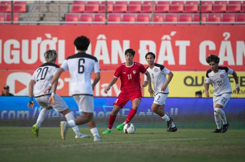 U-20 Syria (đỏ) 10 lần chọc thủng lưới U-20 Guam. Ảnh:CTP AFC đau đầu với những đội bóng đá tệ