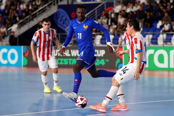 Futsal-World-Cup-2024-Phap- Paraguay-2.jpg