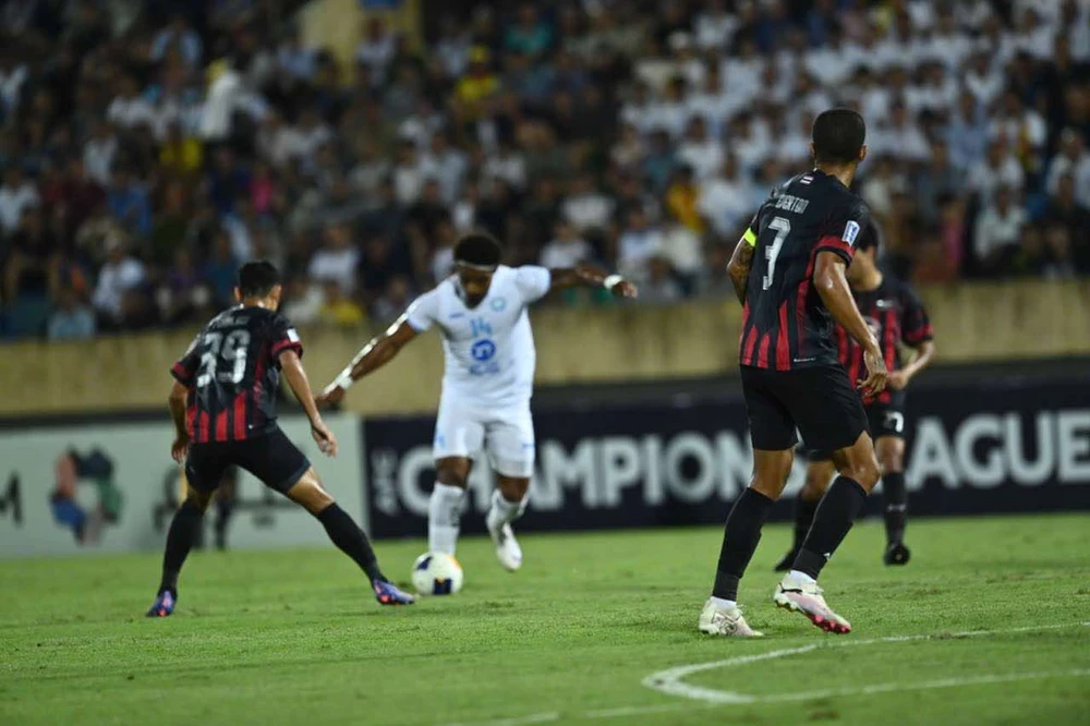 AFC-Champions-League 2-Nam-Dinh-Bangkok.jpg