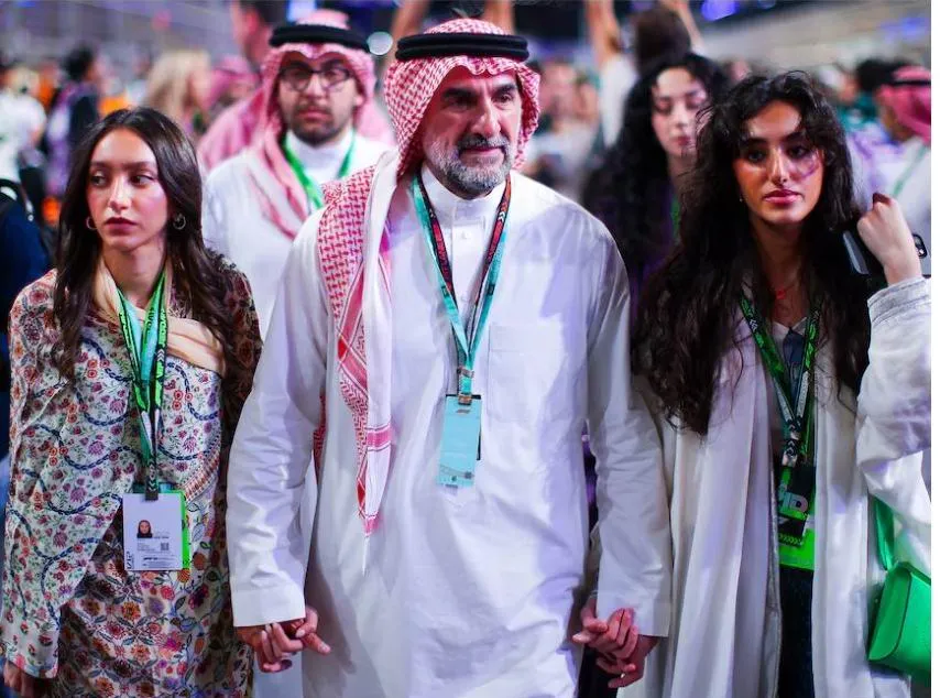 Ông Yasir Al Rumayyan, Chủ tịch tập đoàn Aramco, cũng là chủ tịch Quỹ đầu tư công Saudi Arabia cực kỳ quyền lực. Ảnh:Getty Hang-tram-nu-cau-thu-1.jpg