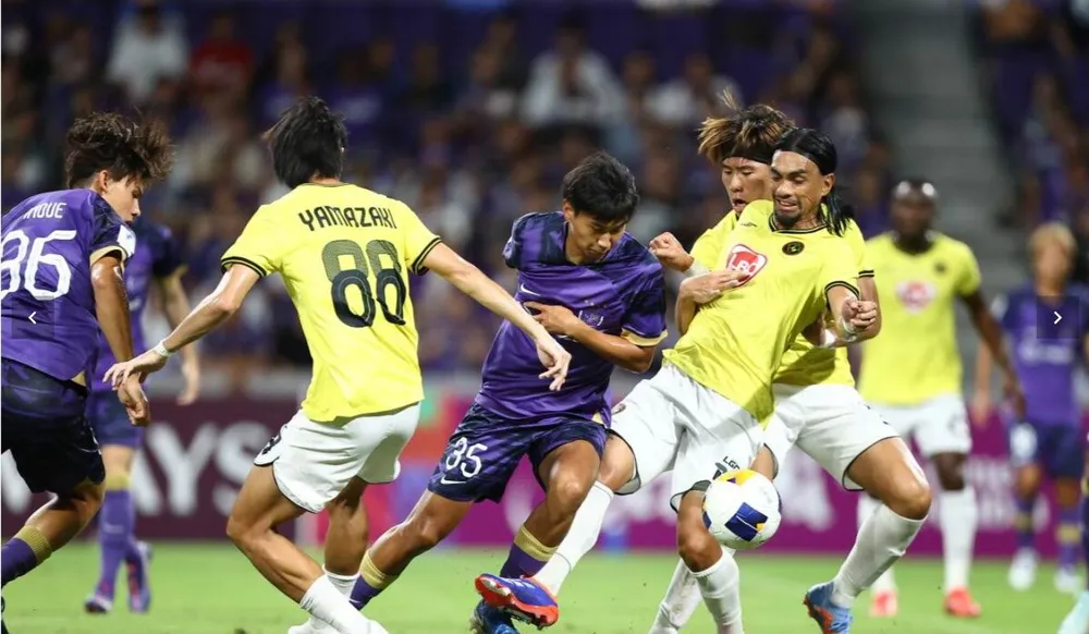 TX- Nam- Dinh-Sanfrecce.jpg