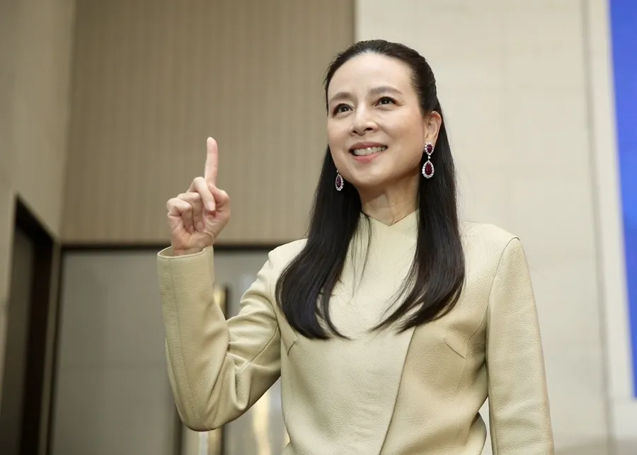 Chu- tich- LĐBĐ- THai-Pang.jpg