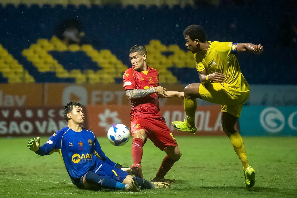 ĐA. Thanh Hóa (vàng) bỏ AFC Champions League 2 sẽ làm các CLB Việt Nam thiệt thòi về sau. Ảnh:VPF CLB-Viet- nam-2.jpg