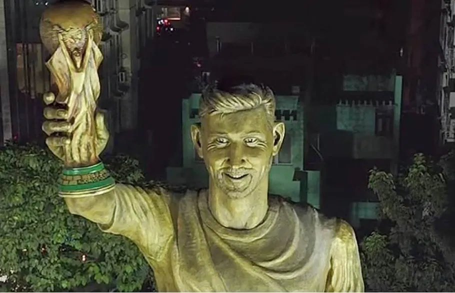 Don- GOAT Messi-5.jpg