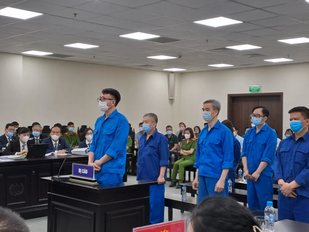 Bán vật tư vào Bệnh viện Tim Hà Nội, doanh nghiệp hưởng lợi hàng chục tỉ đồng ảnh 1