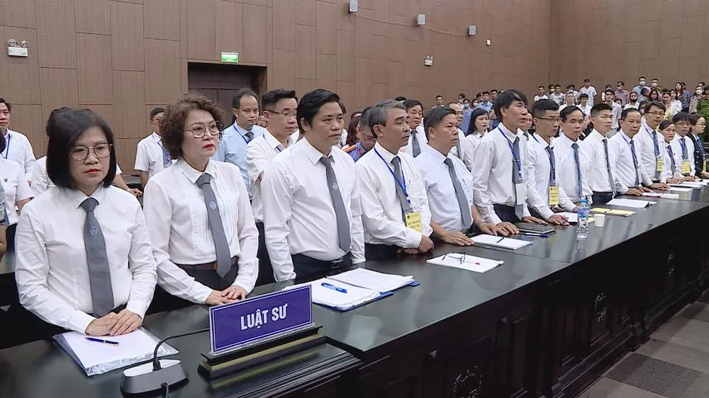 Các luật sư tại phiên tòa. Ảnh: CTV