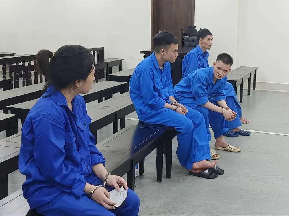 Các bị cáo tại phiên tòa. Ảnh: CTV bị cáo.jpg