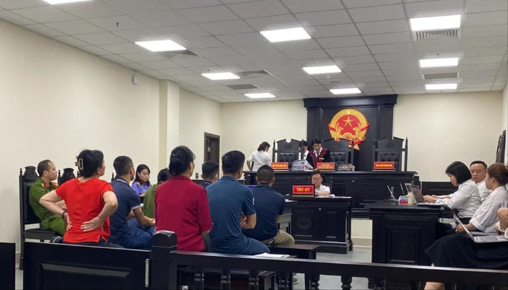 Các bị cáo tại phiên tòa. Ảnh: CTV bị cáo.jpg