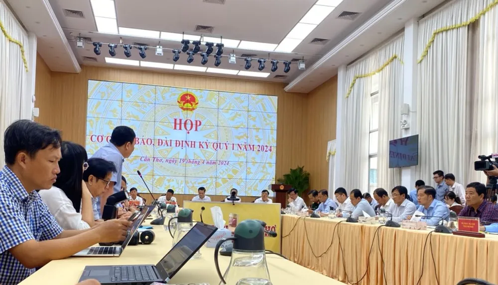 Quy chế họp báo của UBND TP Cần Thơ bị kết luận không phù hợp quy định. Ảnh: Gia Tuệ họp báo.jpg