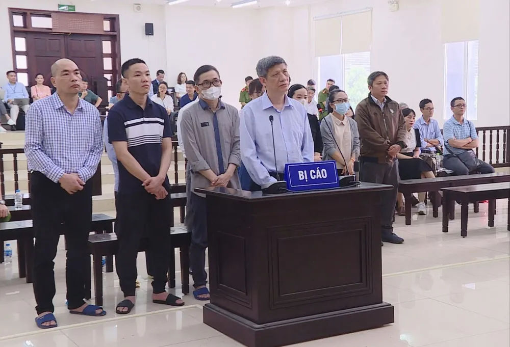 Việt Á các bị cáo.jpg