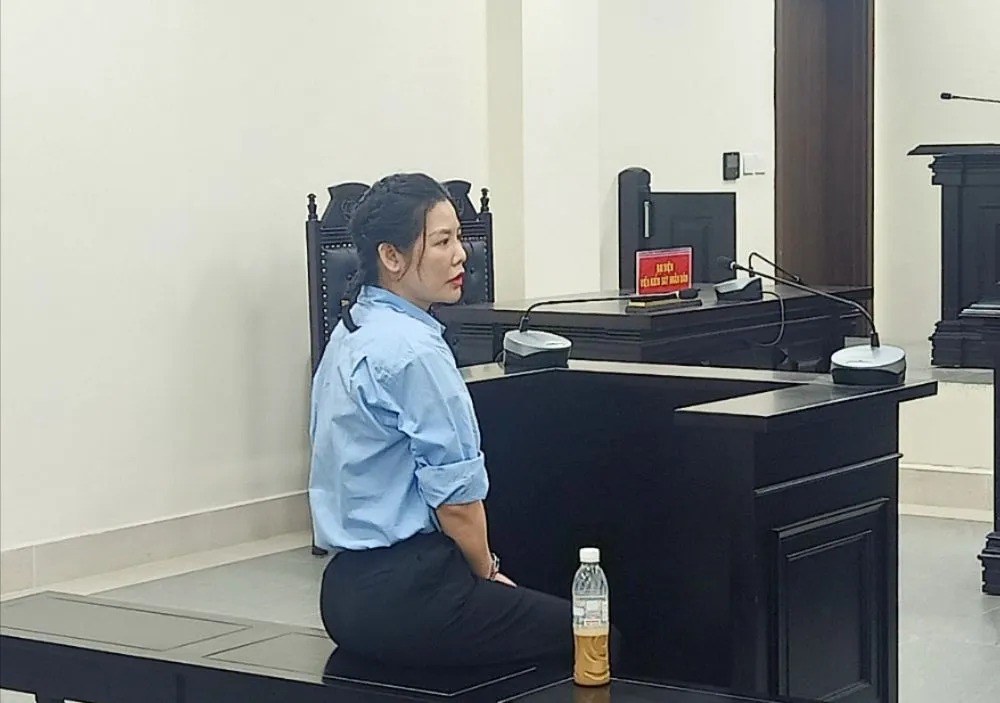 Bị cáo tại phiên tòa. Ảnh: TT lừa chạy án.jpg
