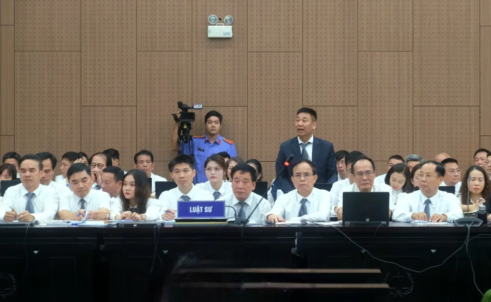 Các luật sư tại phiên tòa. Ảnh: CTV Trịnh Văn Quyết (6).jpg