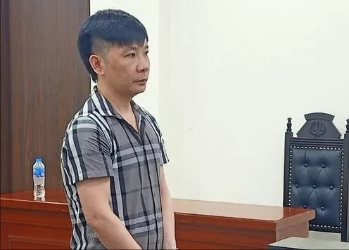 Bị cáo Nguyễn Mạnh Nghĩa tại phiên tòa. Ảnh: TT giết người nhưng chỉ lãnh án 5 năm tù
