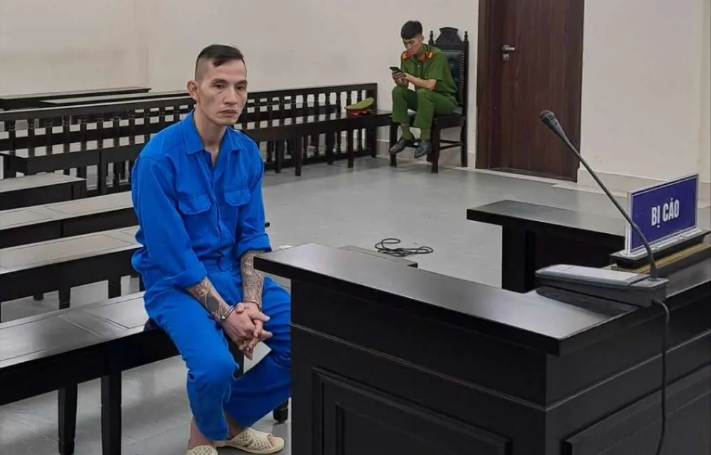 Bị cáo tại phiên tòa. Ảnh: T.T cú đấm oan nghiệt.jpg