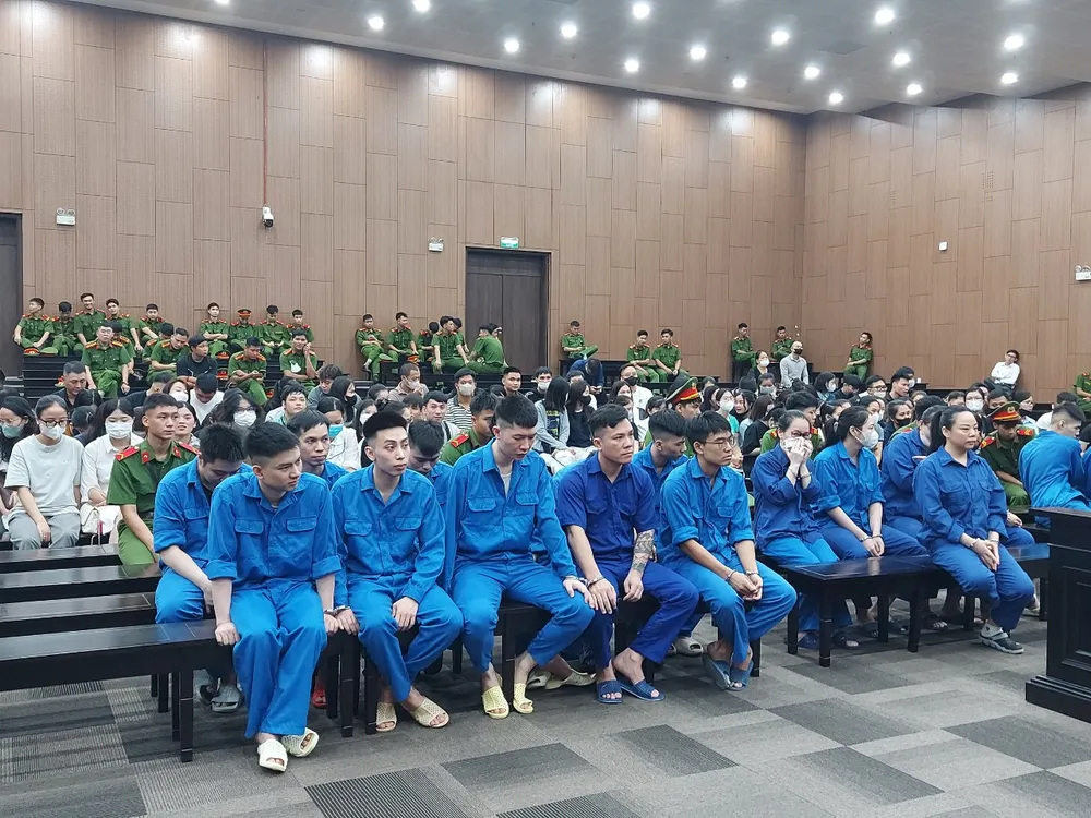 Các bị cáo trong vụ án đường dây cho vay qua app. Ảnh: X.A cho vay qua app.jpg