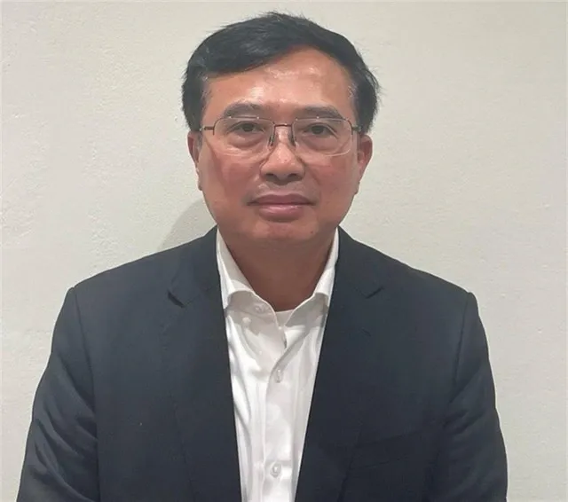 Thứ trưởng Hoàng Quốc Vượng.JPG