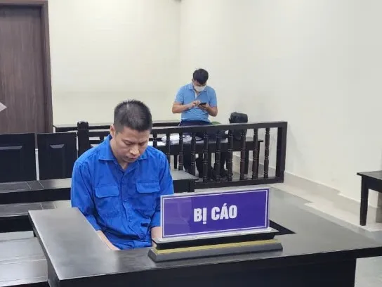 Cán bộ công an sổ đỏ giả.jpg