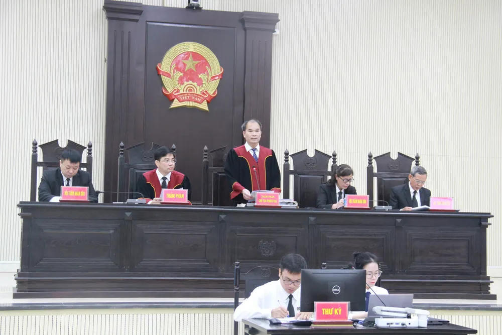HĐXX phiên tòa. Ảnh: N.A 314cc3db93f42baa72e5.jpg