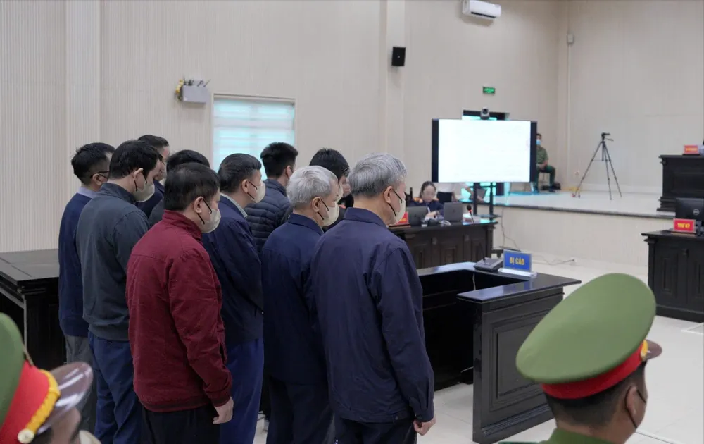 Các bị cáo tại phiên tòa. Ảnh: CTV Bí thư tỉnh ủy Bắc Ninh Nguyễn Thị Thanh Nhàn AIC.jpg
