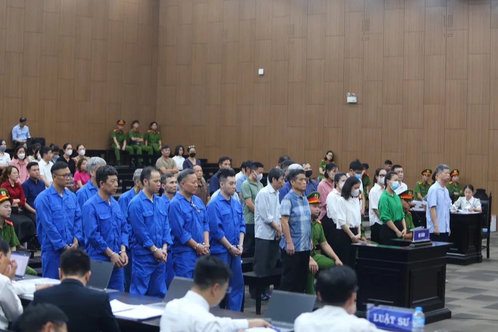 Thứ trưởng Nguyễn Linh Ngọc các bị cáo.jpg