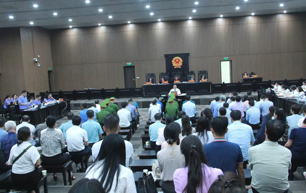 toàn cảnh phiên tòa.jpg