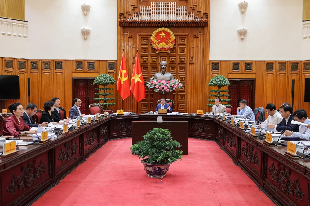 Thủ tướng trục đại lộ sông hồng.jpg